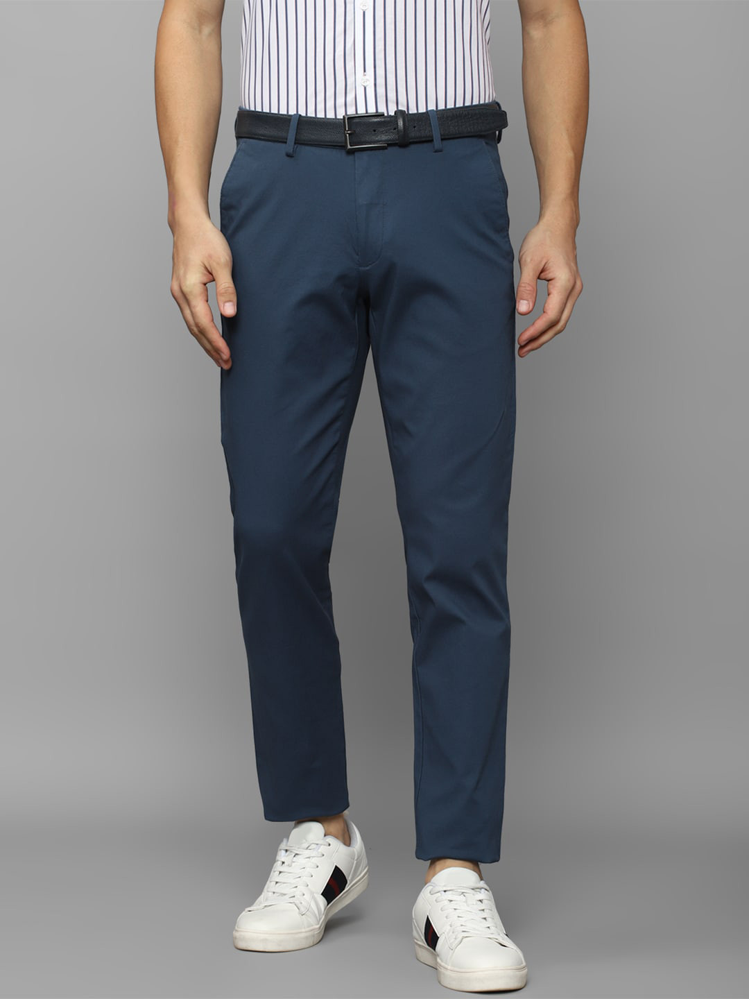 

Louis Philippe Sport Men Slim Fit Knitted Regular Trousers, Navy blue