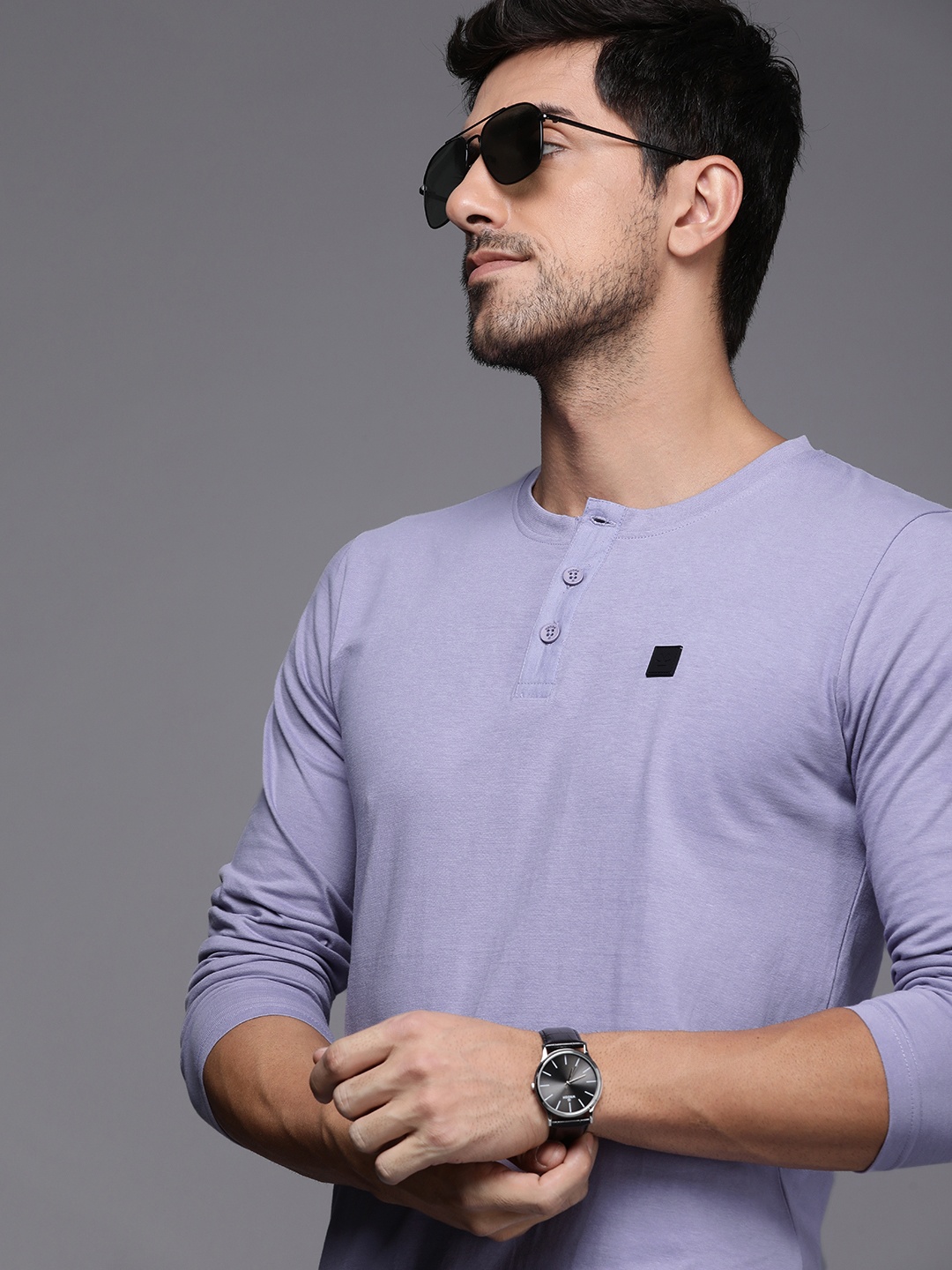 

WROGN Men Pure Cotton Mandarin Collar Slim Fit T-shirt With Applique Detail, Lavender