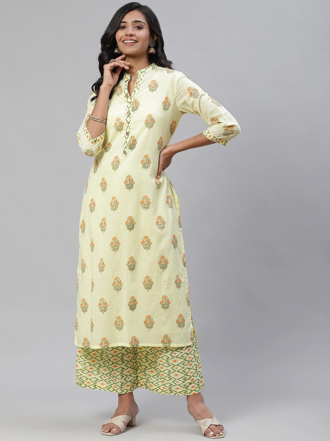 

Tulsattva Floral Printed Pure Cotton Kurta with Palazzos, Green