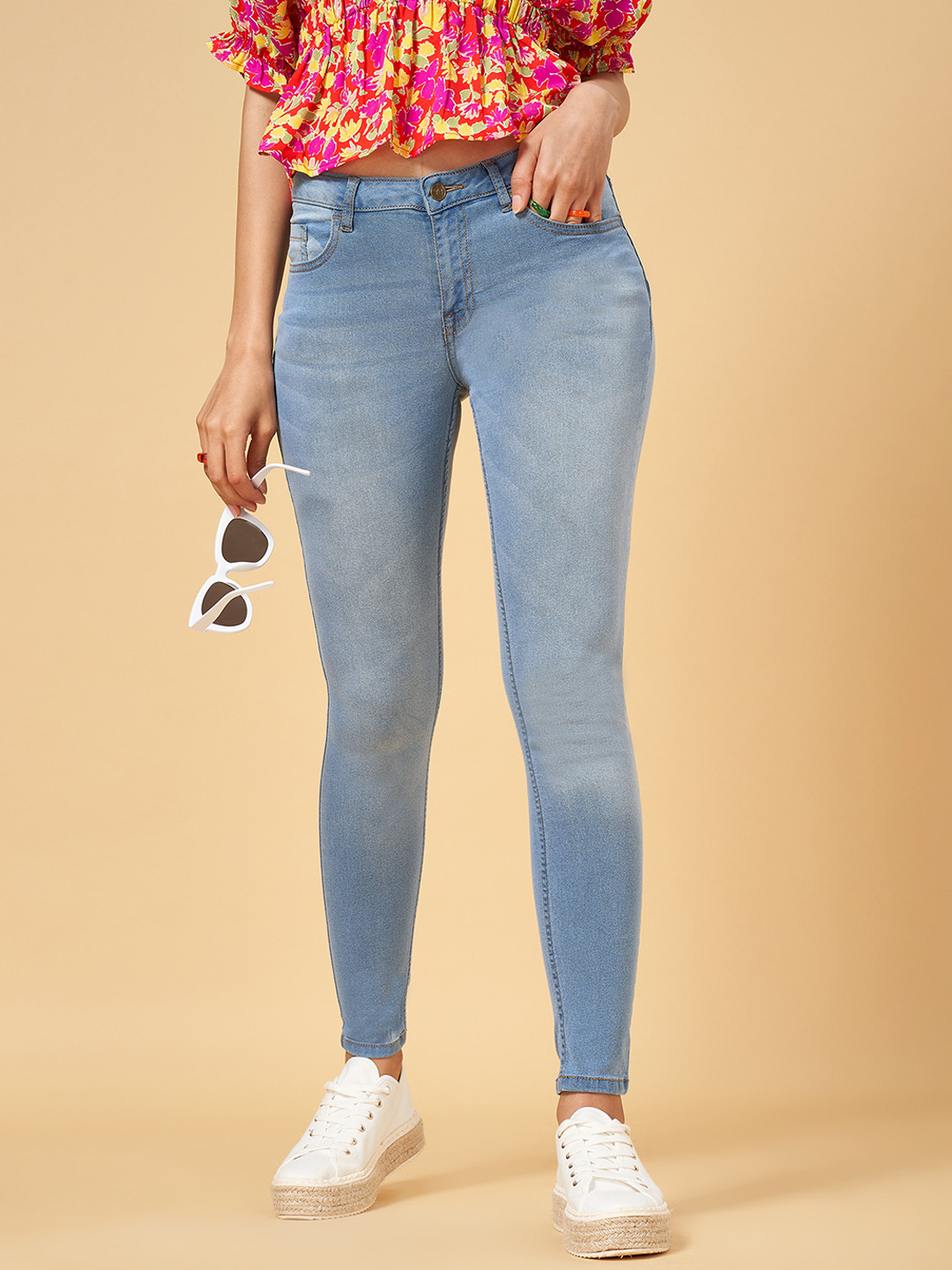 

YU by Pantaloons Women Skinny Fit Light Fade Jeans, Blue