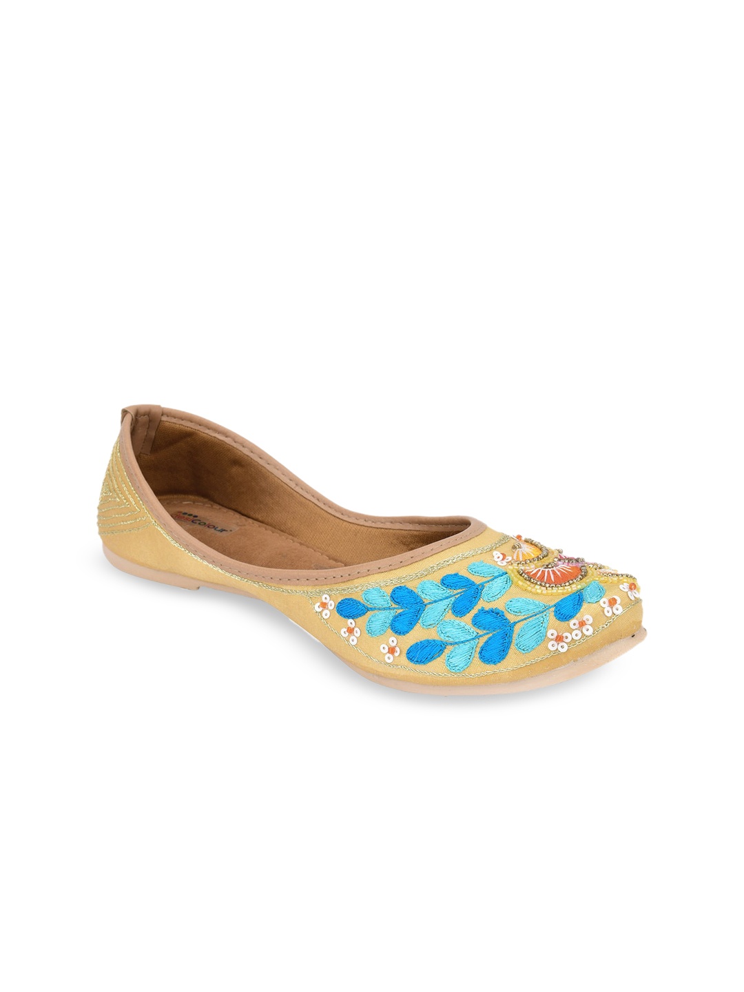 

DESI COLOUR Women Embroidered Ethnic Mojaris, Beige