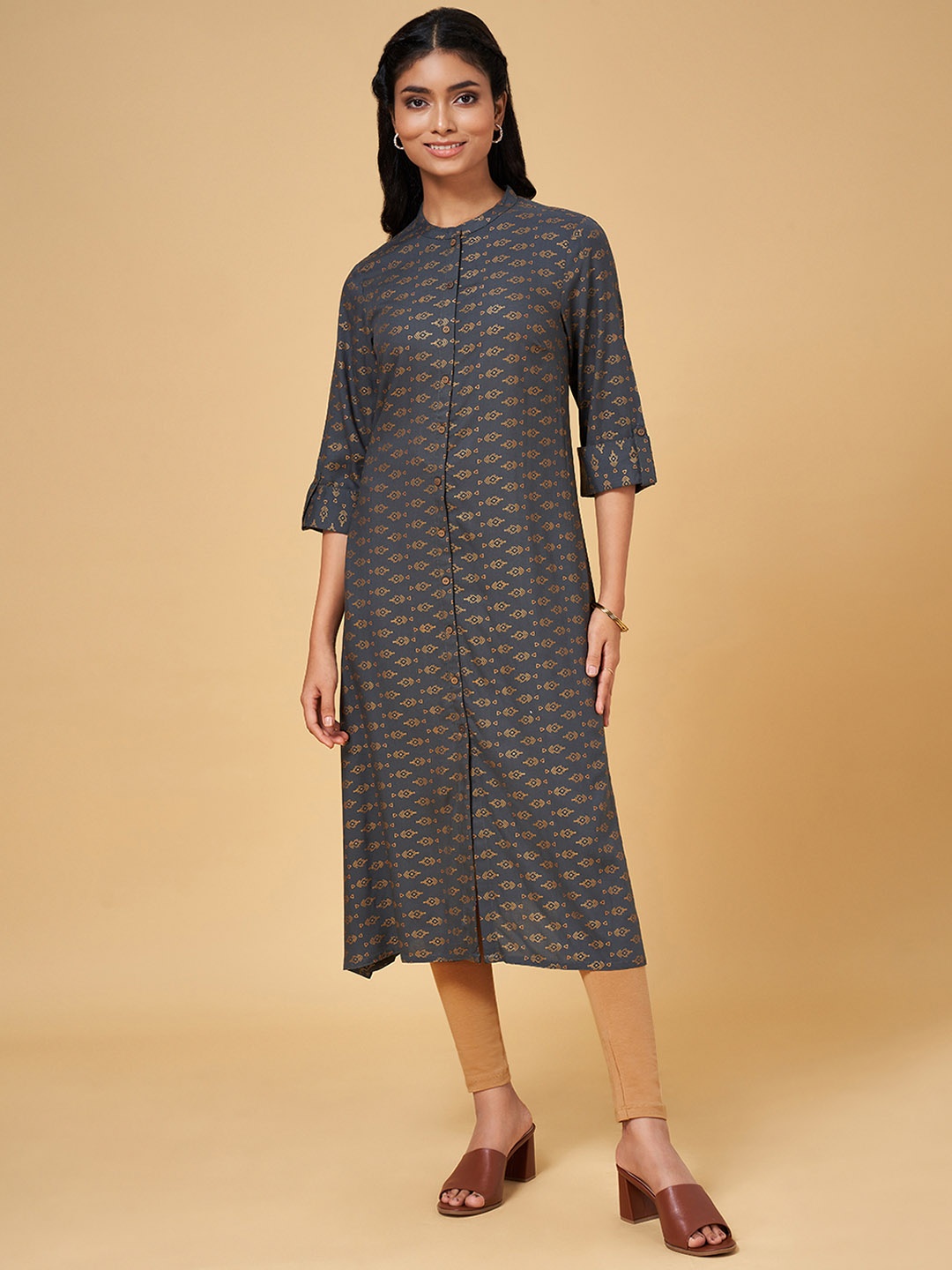 

YU by Pantaloons Women Ethnic Motif Printed Roll-Up Sleeves A-line Kurta, Charcoal