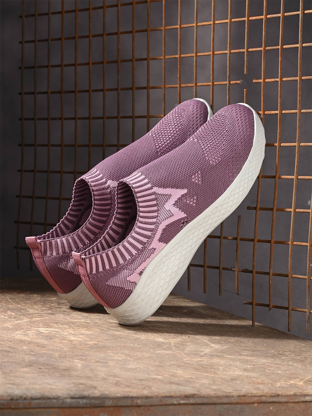 

HRX by Hrithik Roshan Women Textile Memory Foam Walking Shoes, Mauve