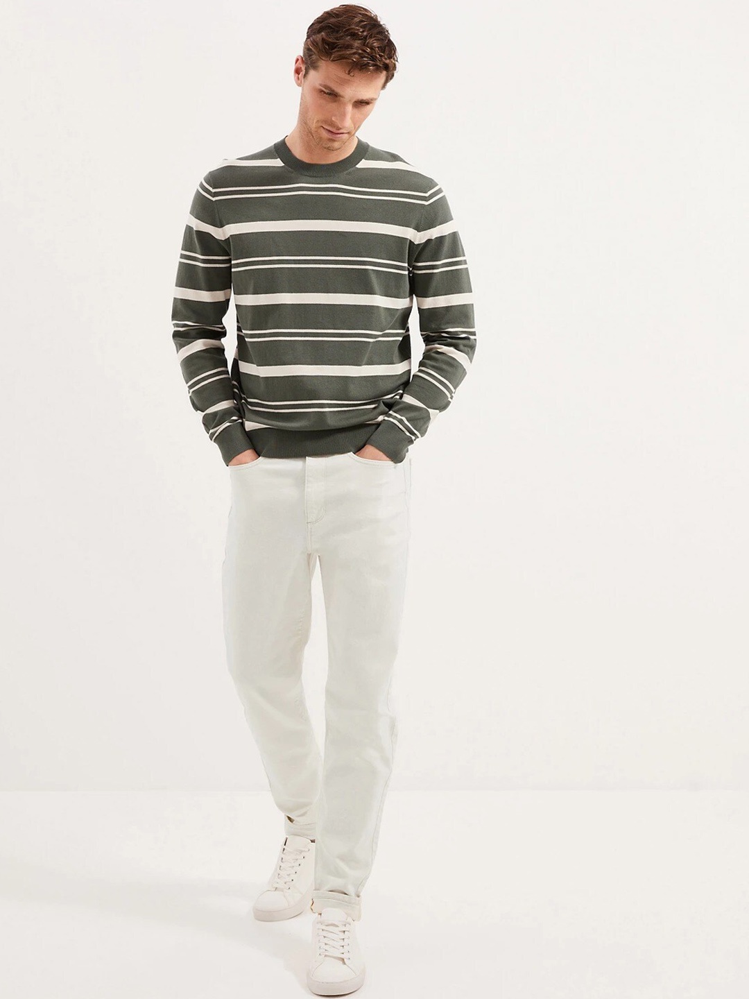 

Marks & Spencer Men Mid-Rise Tapered Fit Jeans, Cream