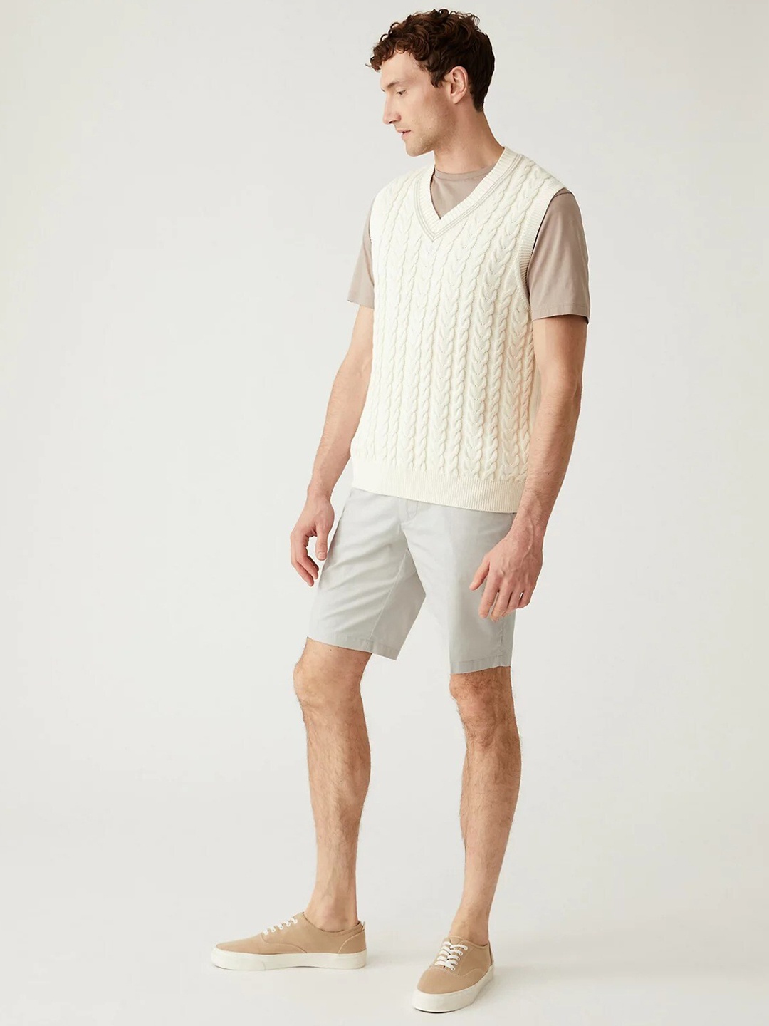 

Marks & Spencer Men Mid Rise Chino short, Cream