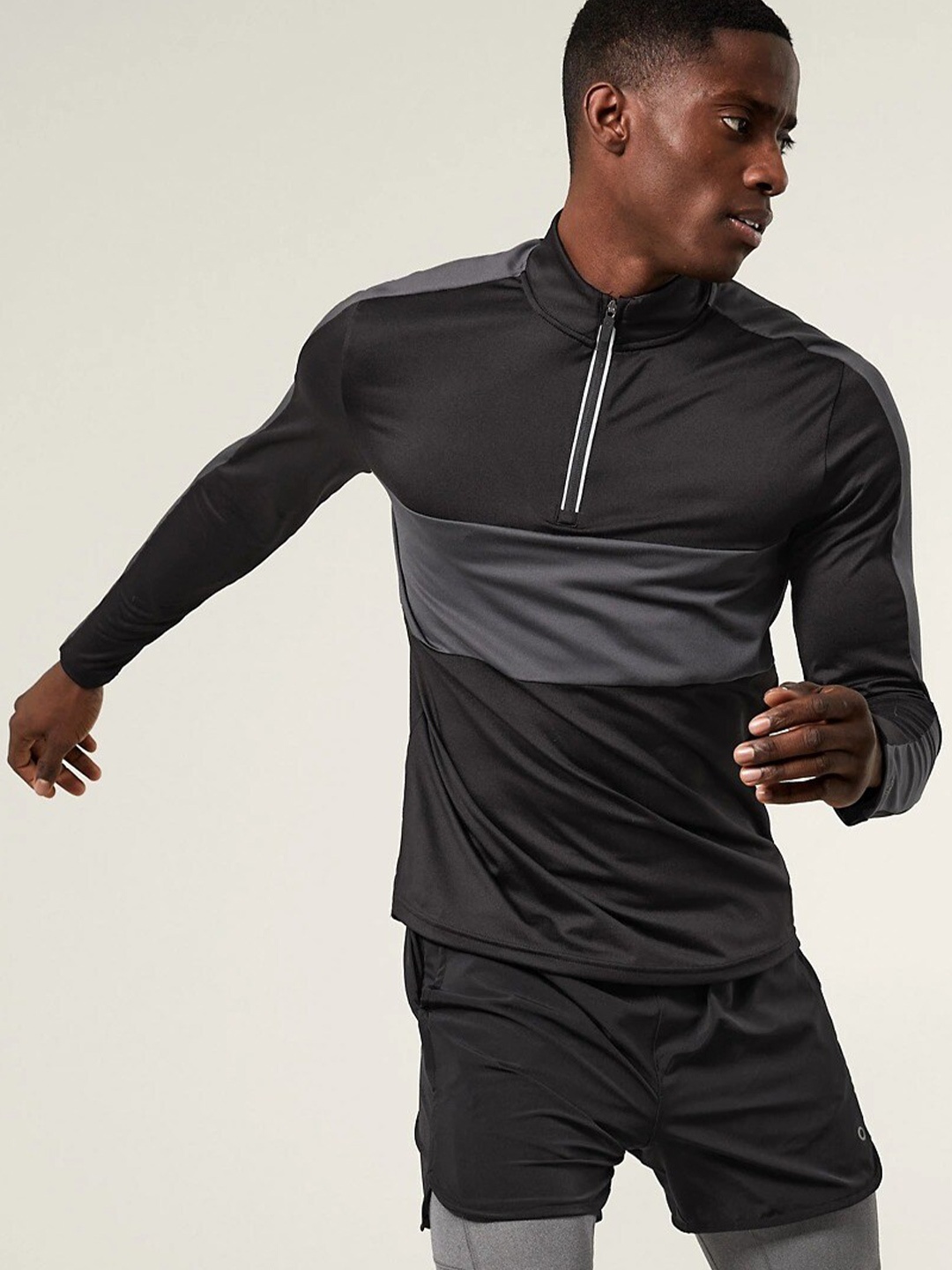 

Marks & Spencer Men Black Sweatshirt