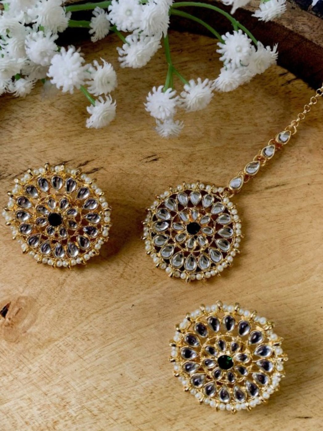 

I Jewels Women Gold-Plated Kundan Studded & Beaded Maang Tika and Earrings, Green