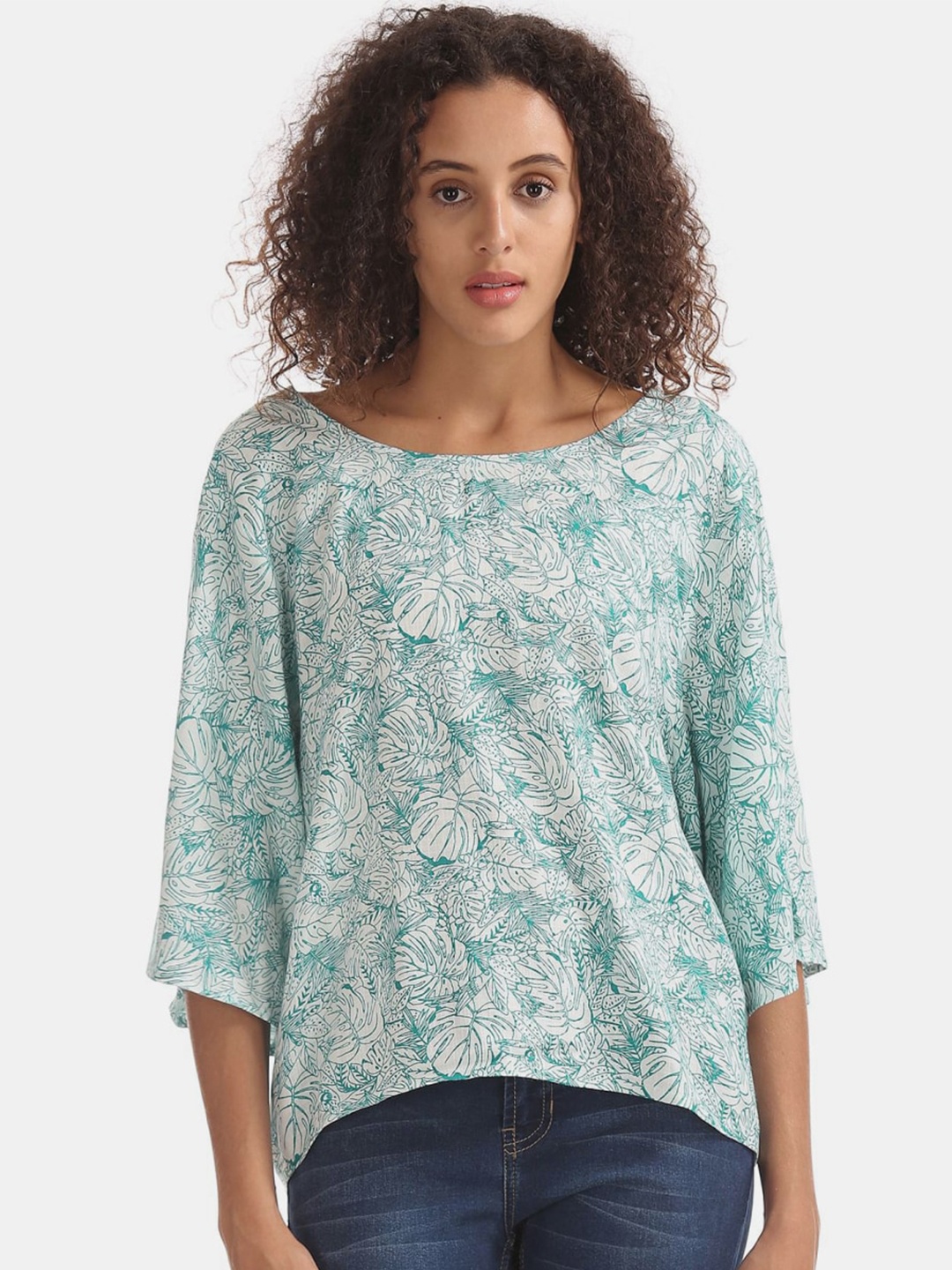

V-Mart Floral Print High-Low Top, White