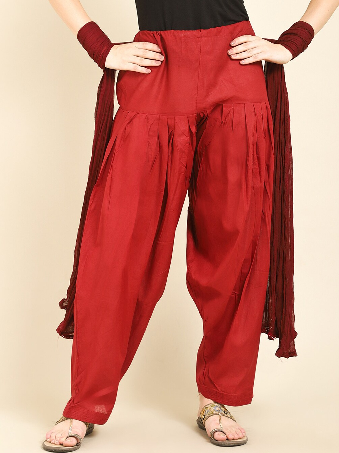 

Miaz Lifestyle Loose-Fit Pleated Pure Cotton Salwar & Dupatta, Red