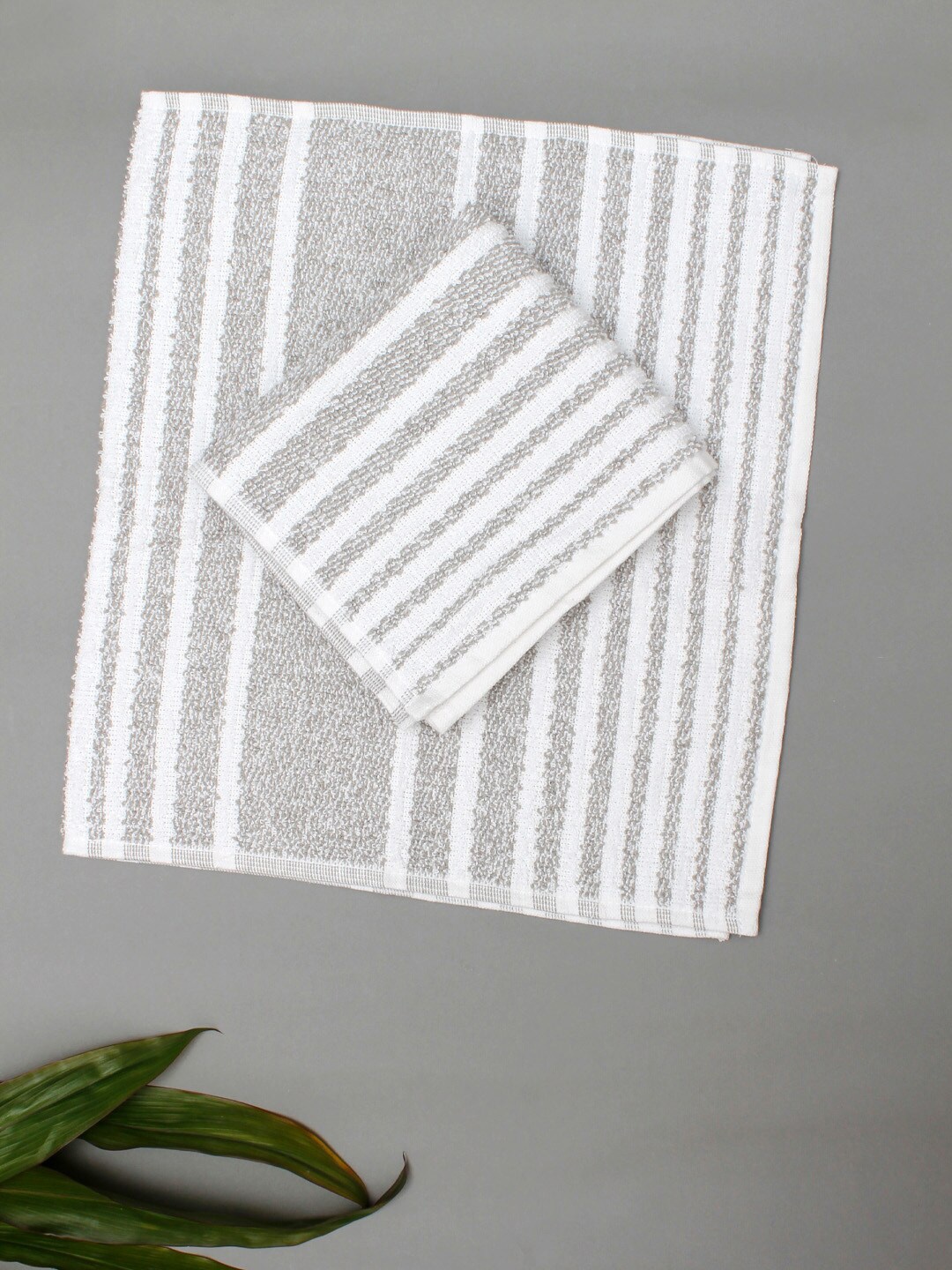 

AVI Living Grey & White 2-Pcs Textured 500 GSM Pure Cotton Hand Towels