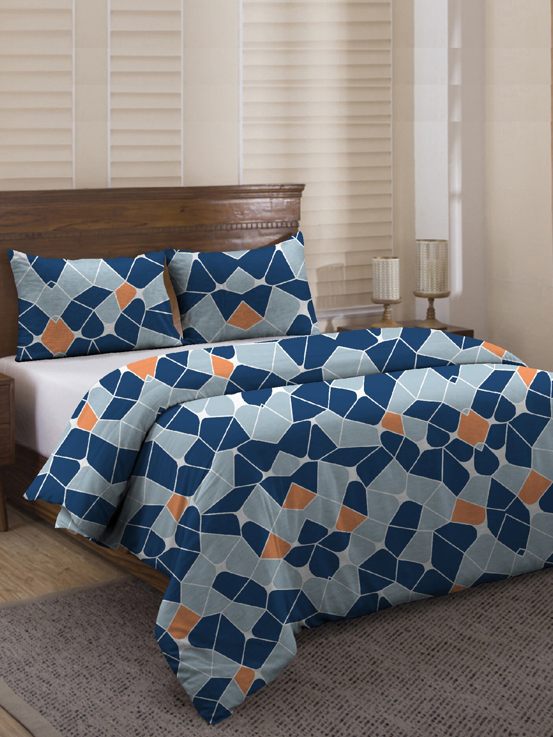 

Divine Casa Blue & Orange Geometric Printed 150 TC Double Duvet Cover With 2 Pillow Covers