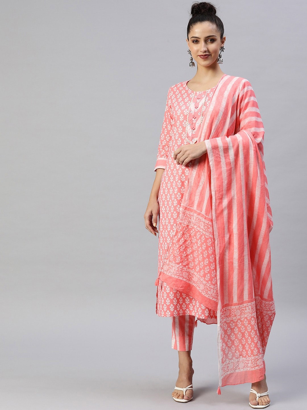 

Readiprint Fashions Women Ethnic Motifs Printed Pure Cotton Kurta With Trousers & Dupatta, Pink