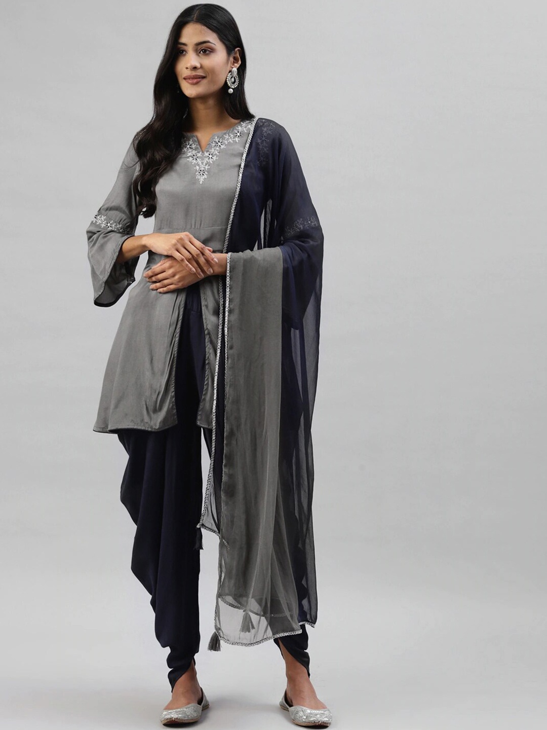 

Readiprint Fashions Women Floral Embroidered Kurta With Harem Pants & Dupatta, Grey
