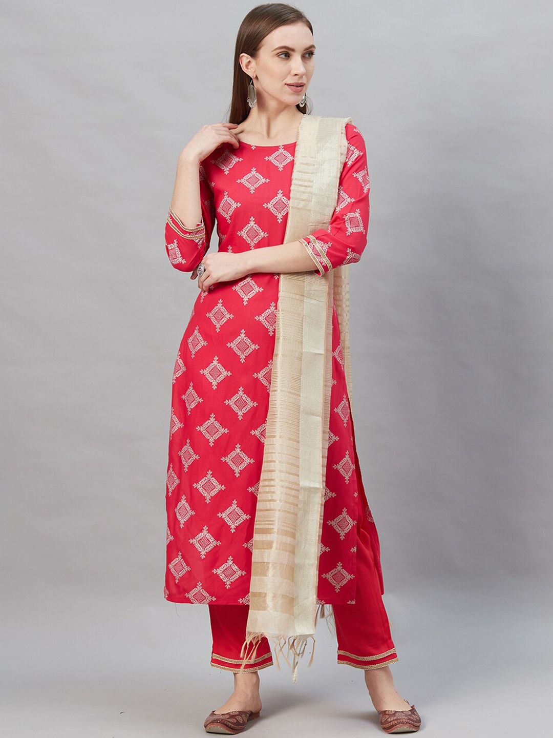 

Indo Era Printed Gotta Patti Kurta with Trousers, Pink
