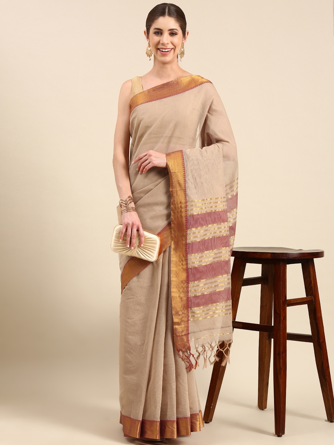 

aamna Zari Woven Design Pure Cotton Mangalagiri Saree, Beige