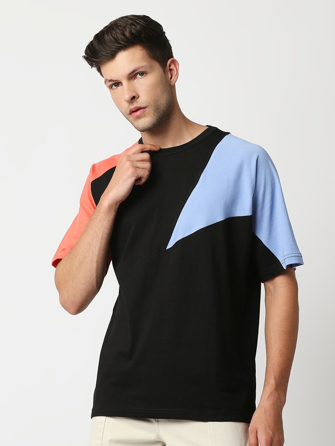 

Blamblack Men Colourblocked Round Neck Cotton T-shirt, Black