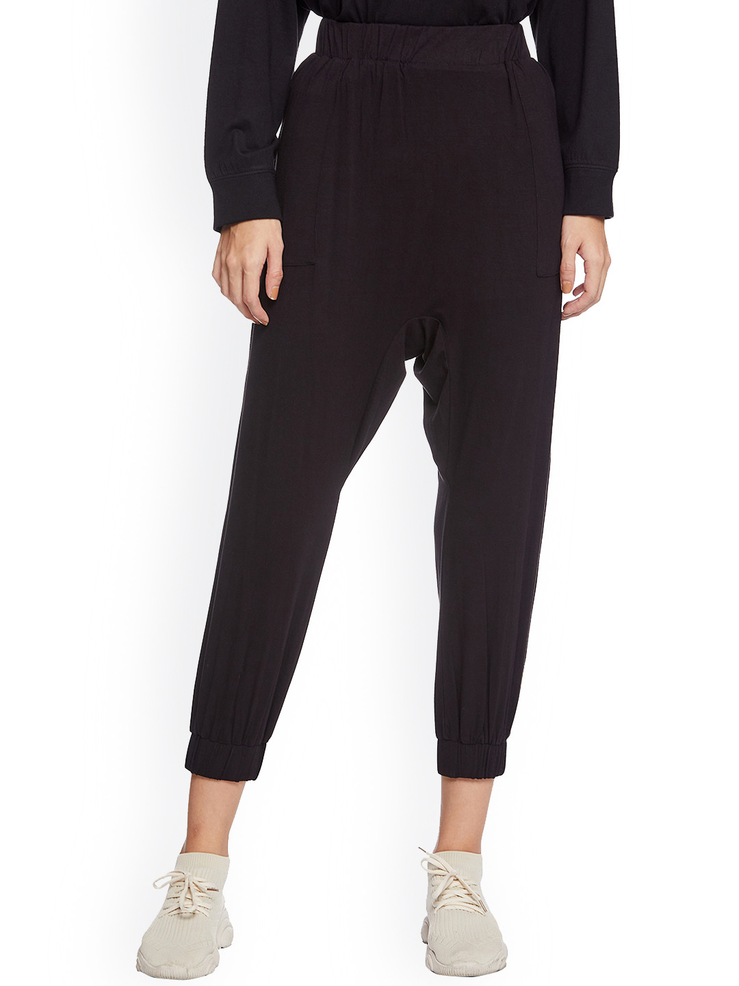 

UNMADE Women Mid Rise Cropped Joggers, Black