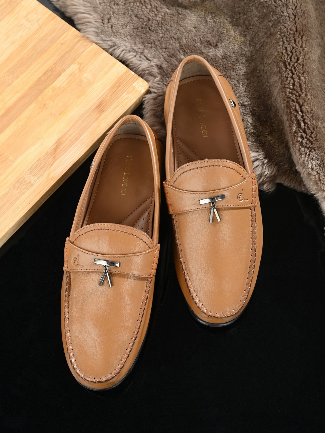 

CLOG LONDON Men Comfort Insole Leather Loafers, Tan