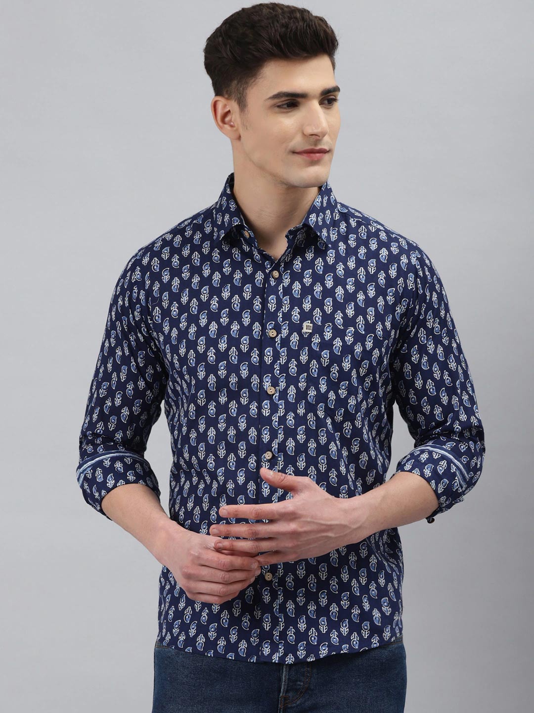 

Readiprint Fashions Men Ethnic Motifs Printed Cotton Casual Shirt, Navy blue