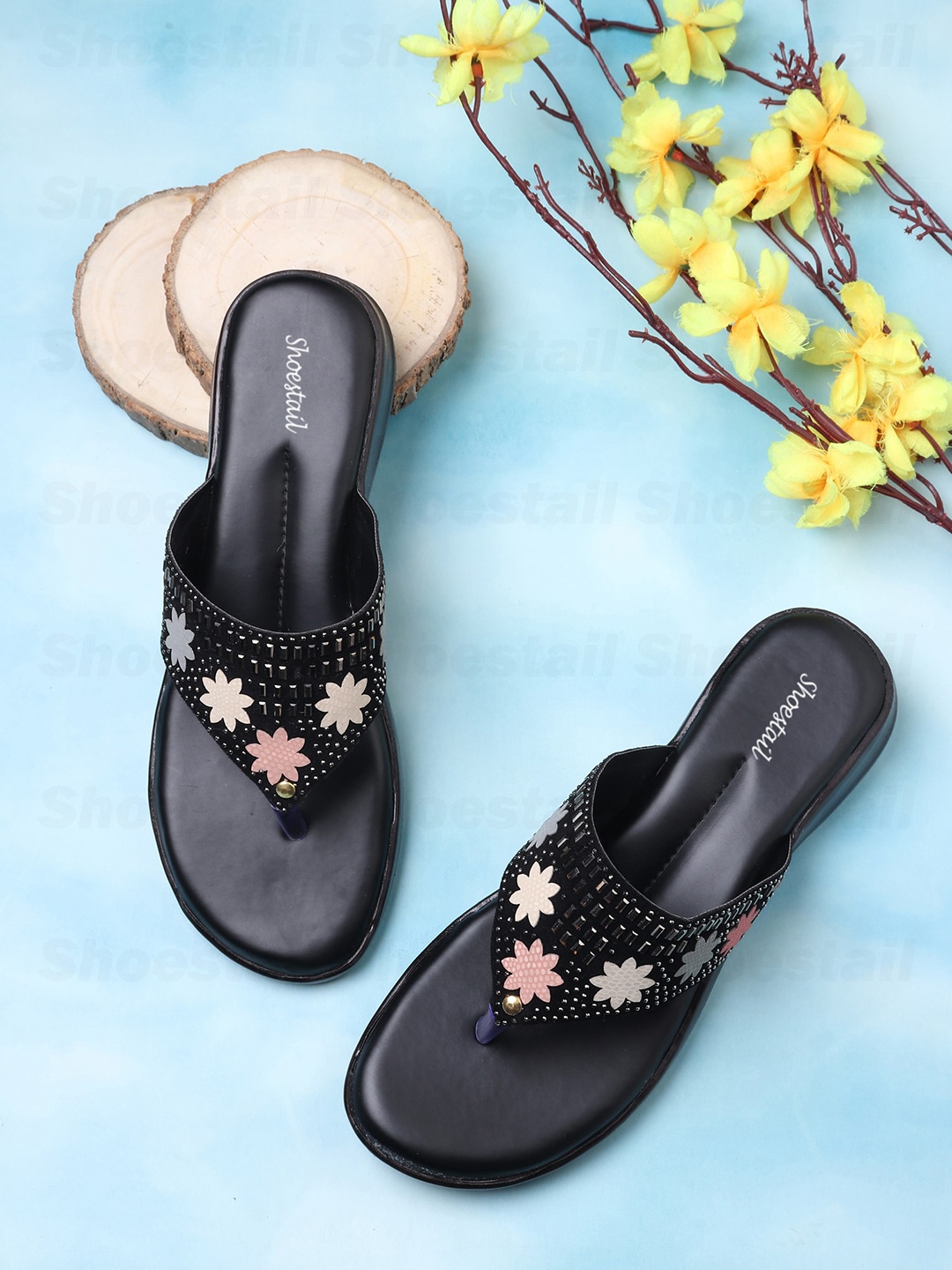 

Shoestail Women Embellished Open Toe Flats, Black