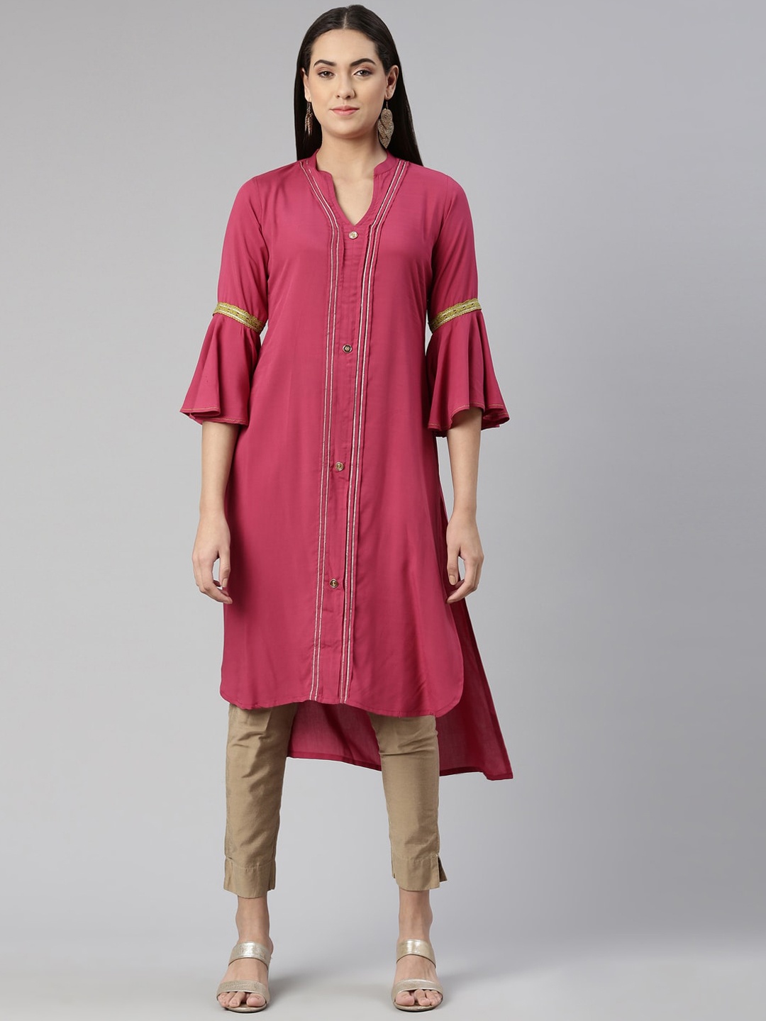 

Neerus Women Bell Sleeves Kurta, Maroon