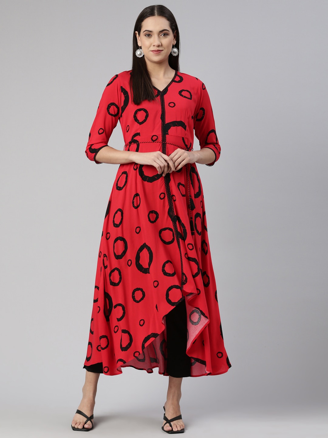 

Neerus Women Quirky Printed V-Neck Kurta, Red