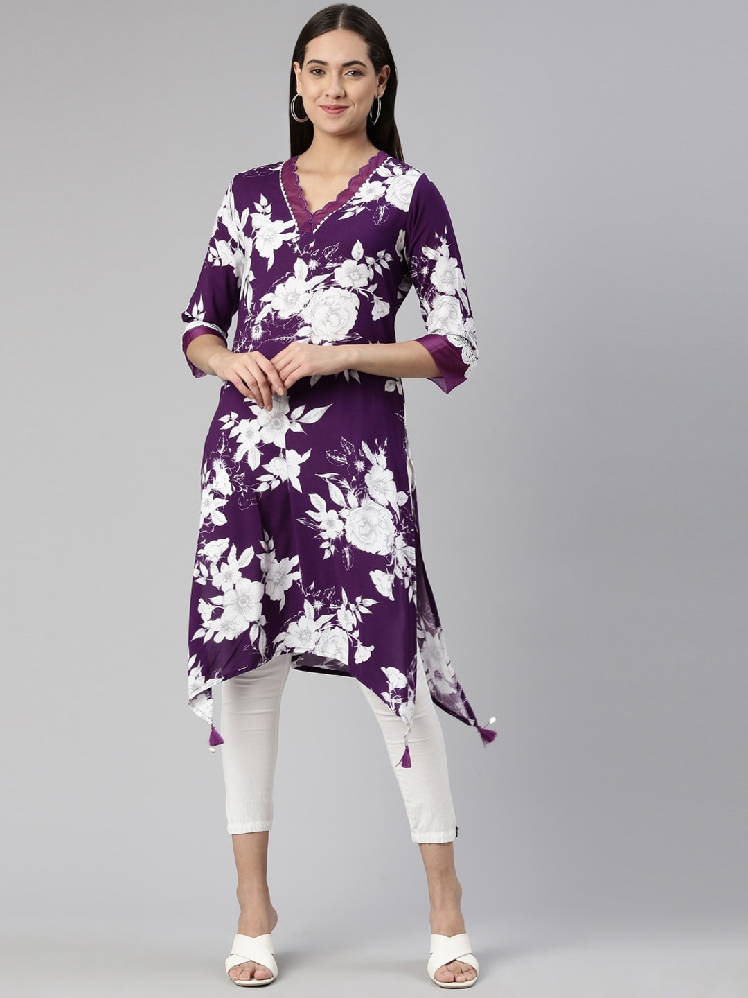 

Neerus Women Floral Printed Asymmetric Kurta, Purple