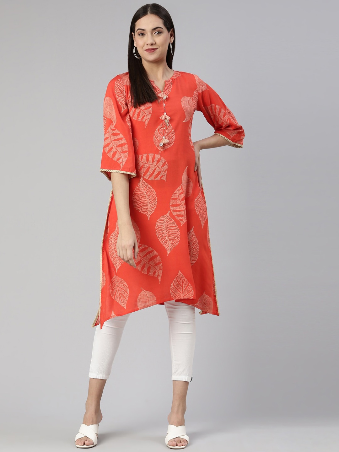 

Neerus Women Floral Printed Cotton Kurta, Orange