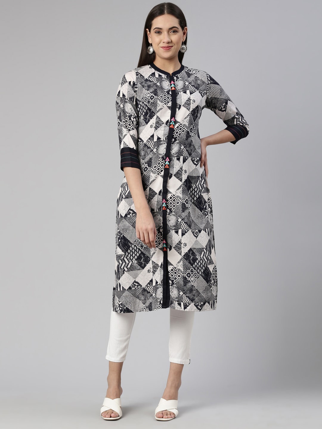 

Neerus Women Abstract Printed Mandarin Collar Mirror Work Kurta, Black