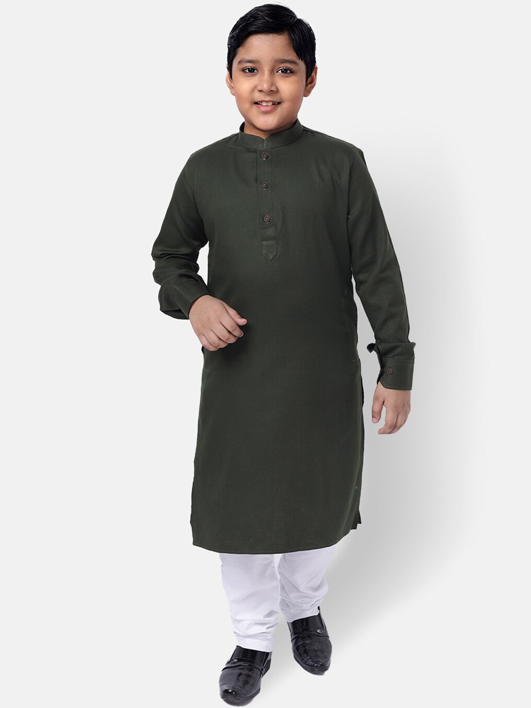 

NAMASKAR Boys Mandarin Collar Cotton Kurta, Green