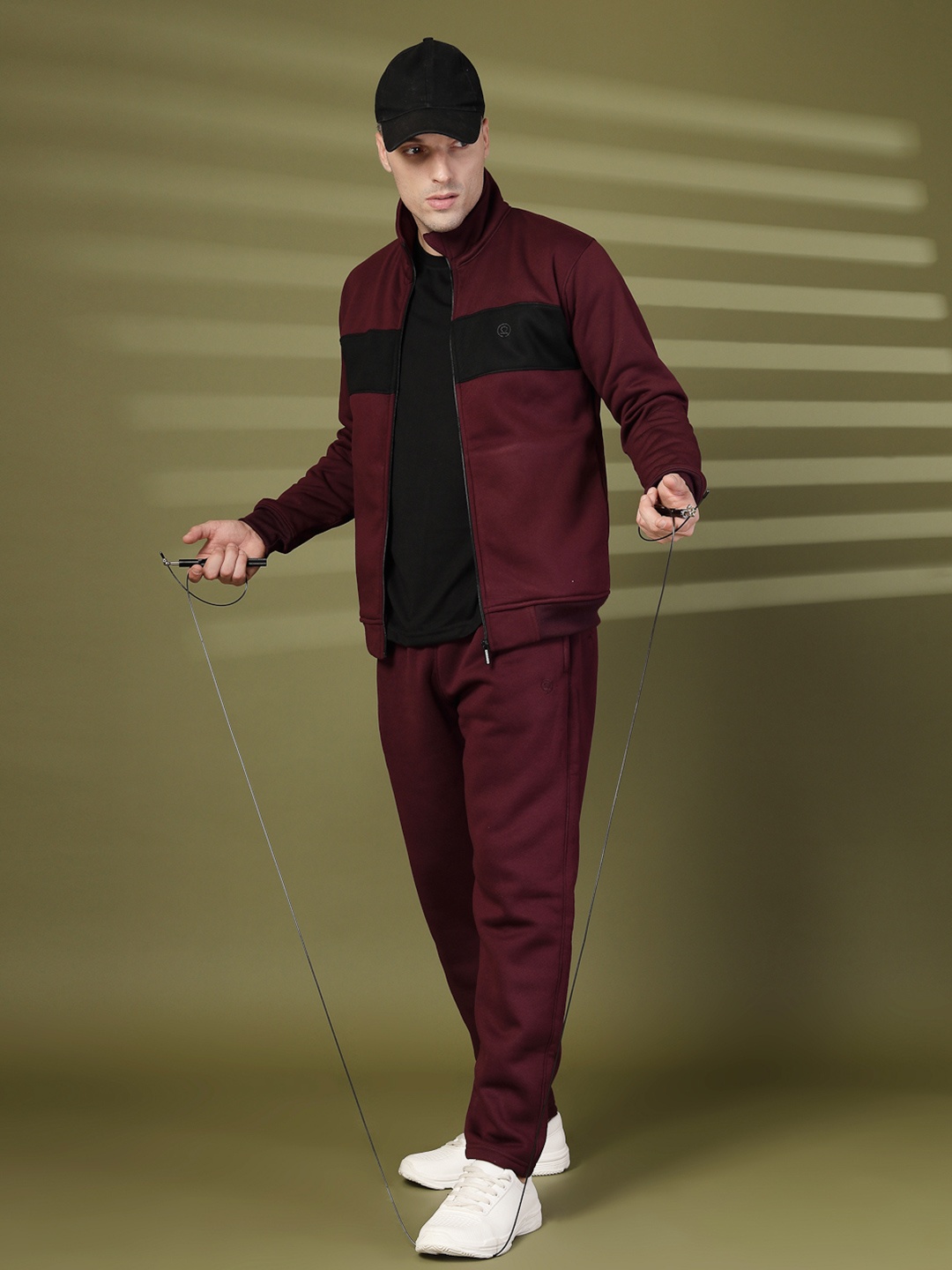 

CHKOKKO Men Colourblocked Cotton Fleece Tracksuit, Maroon