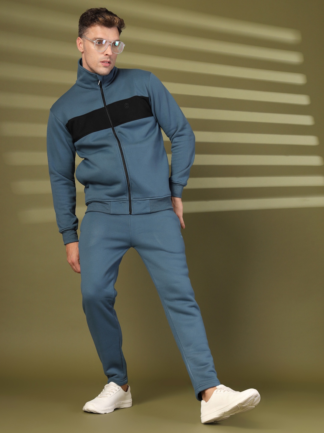 

CHKOKKO Men Colourblocked Cotton Fleece Tracksuit, Blue