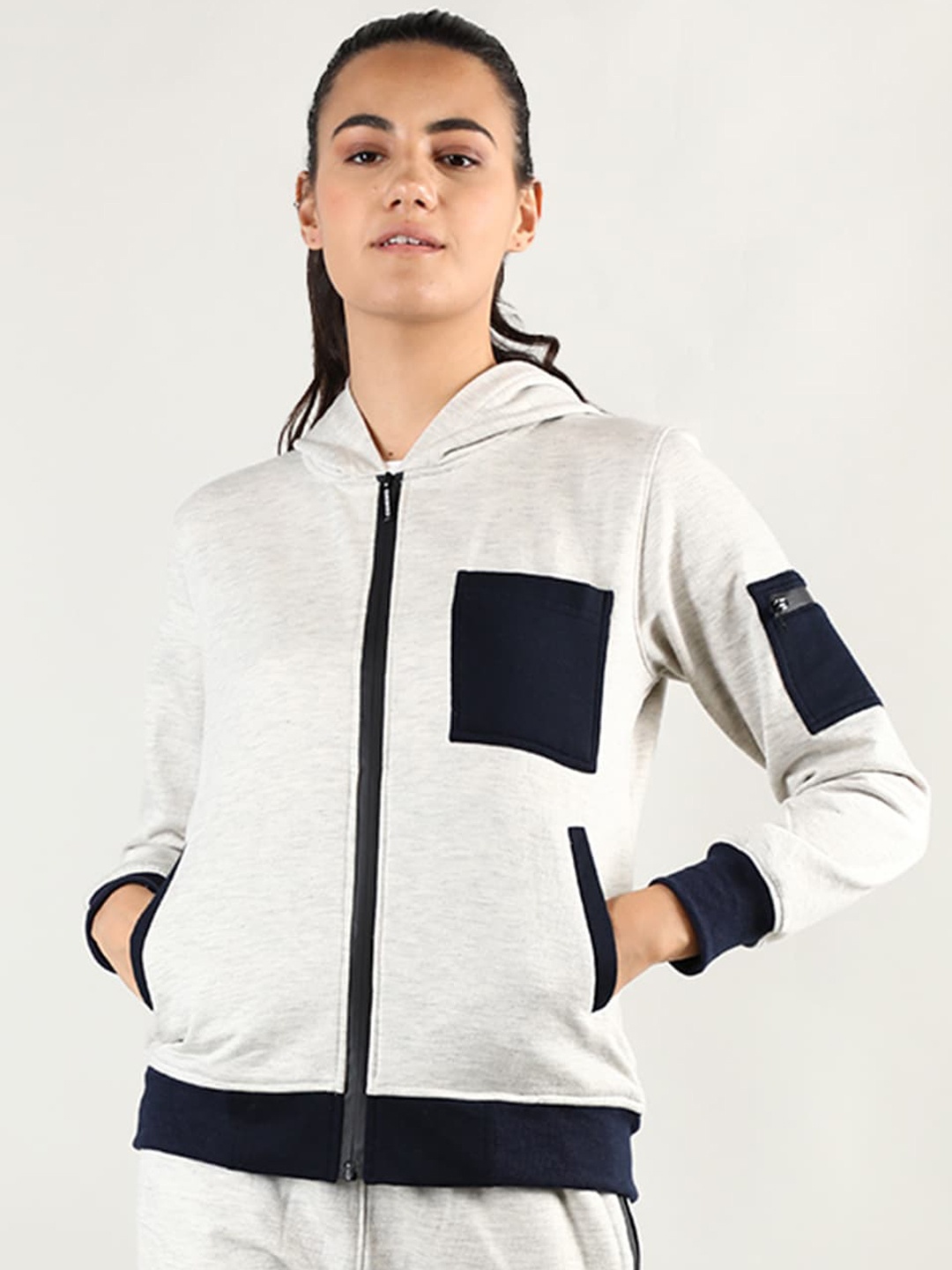 

CHKOKKO Women Colourblocked Fleece Outdoor Open Front Jacket, Cream