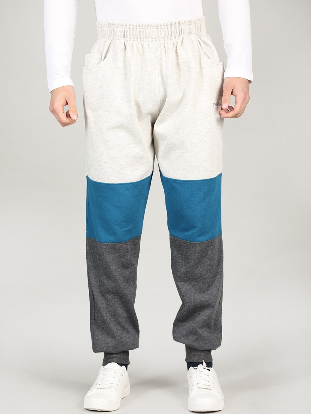 

CHKOKKO Men Colourblocked Sports Gym Joggers, Cream