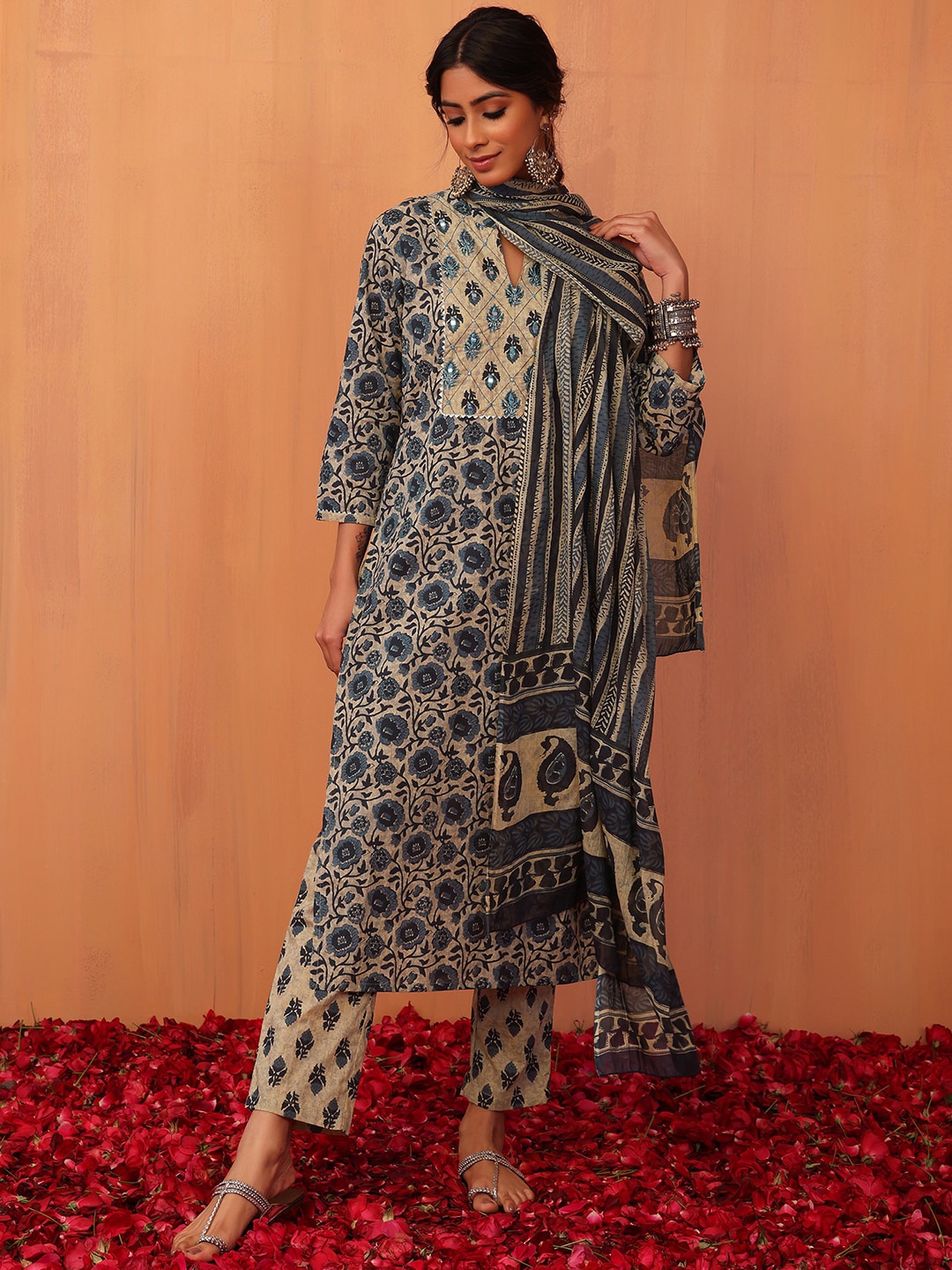 

INDYA Women Floral Printed Pure Cotton Kurta & Trousers With Dupatta, Blue