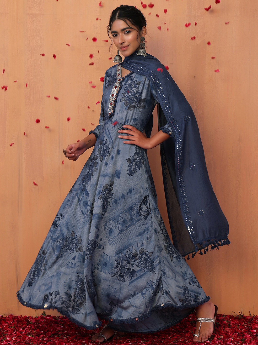 

INDYA Women Floral Printed A-Line Kurta & Trousers With Dupatta, Blue