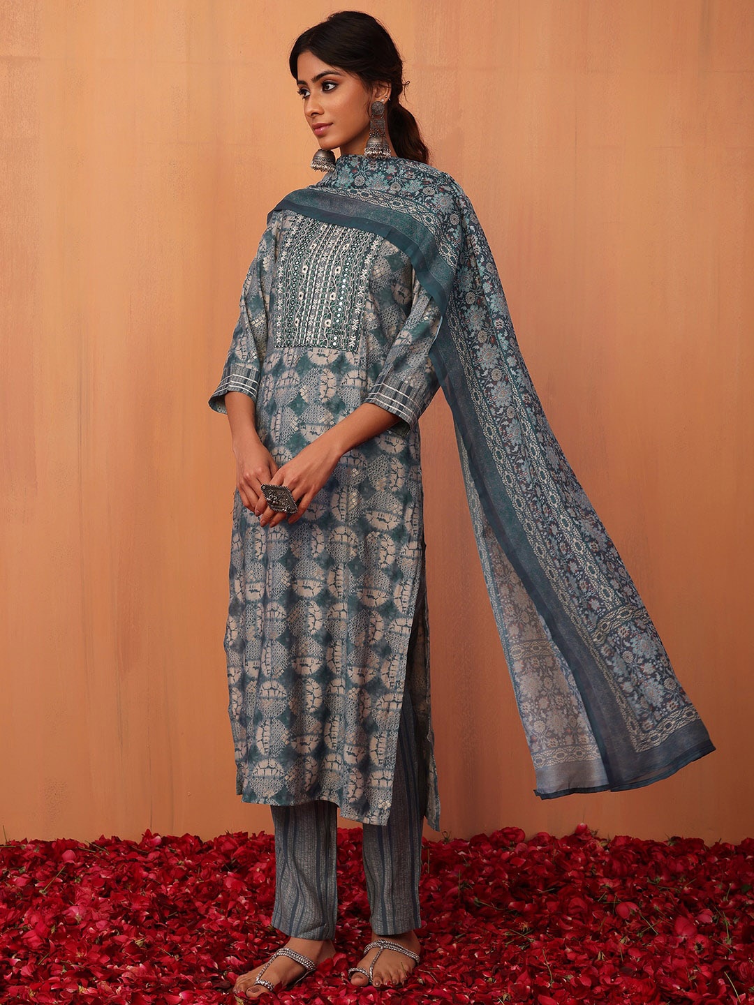 

INDYA Women Printed Kurta With Trouser & Dupatta, Blue