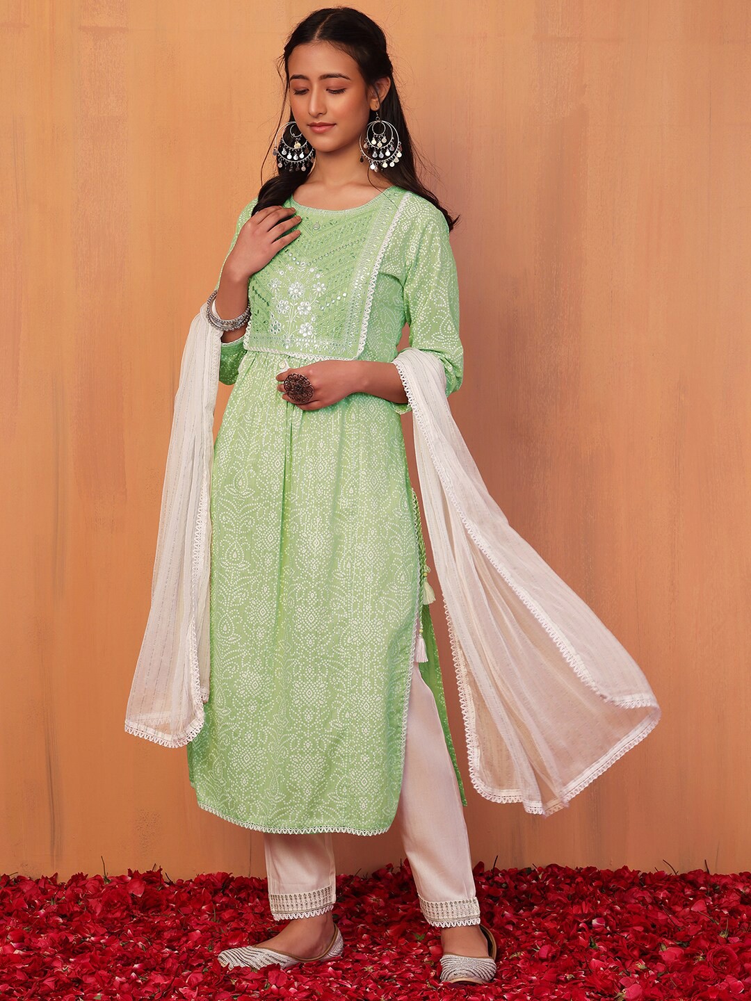 

INDYA Bandhani Printed A-Line Cotton Kurta With Trouser & Dupatta, Green