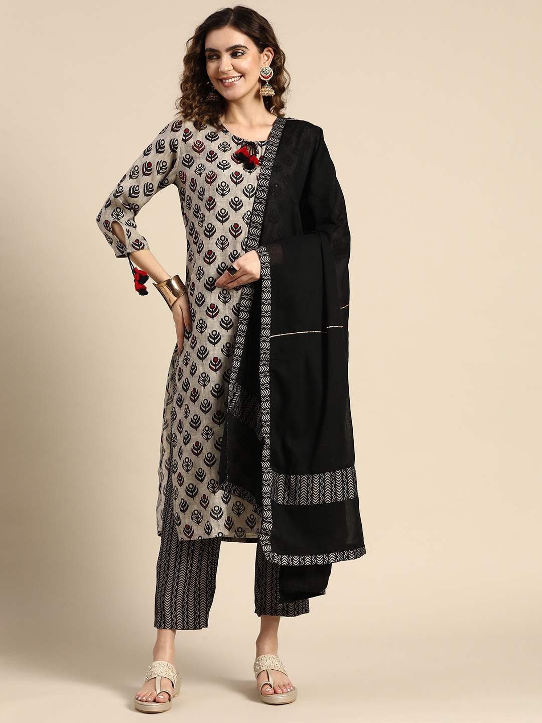 

Sangria Women Ethnic Motifs Printed Kantha Work Chanderi Silk Kurta Set, Black