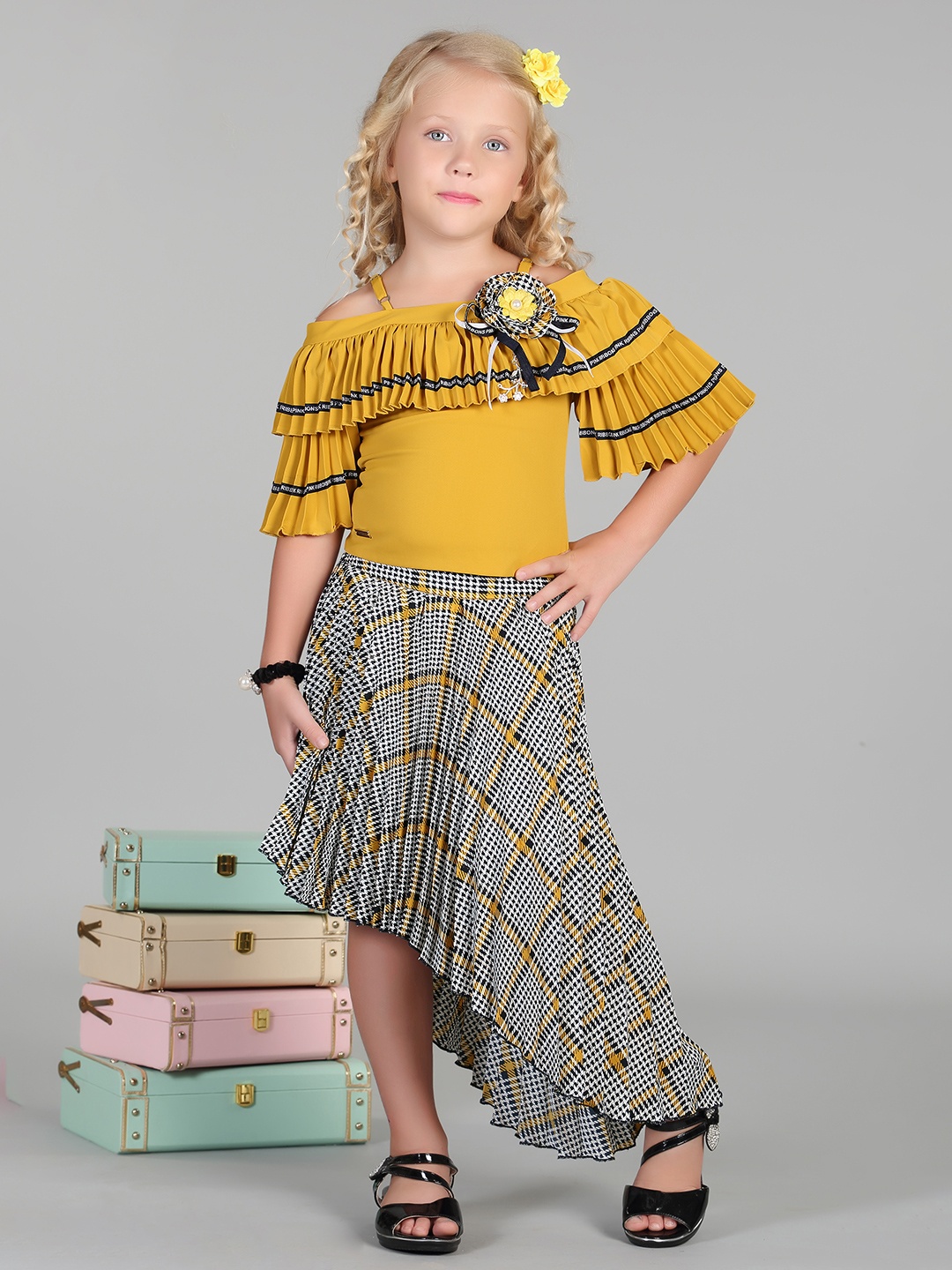 

Hunny Bunny Girls Self Design Shoulder Straps Top with Skirt, Mustard