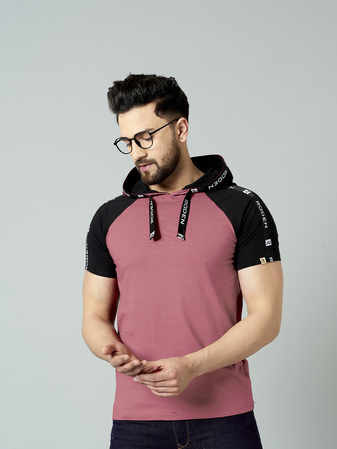

Rodzen Men Colourblocked Hooded Pure Cotton T-shirt, Rose