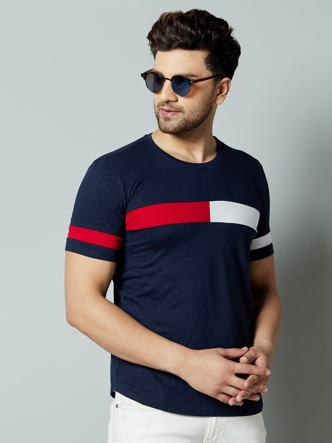 

Rodzen Men Colourblocked Pure Cotton T-shirt, Navy blue