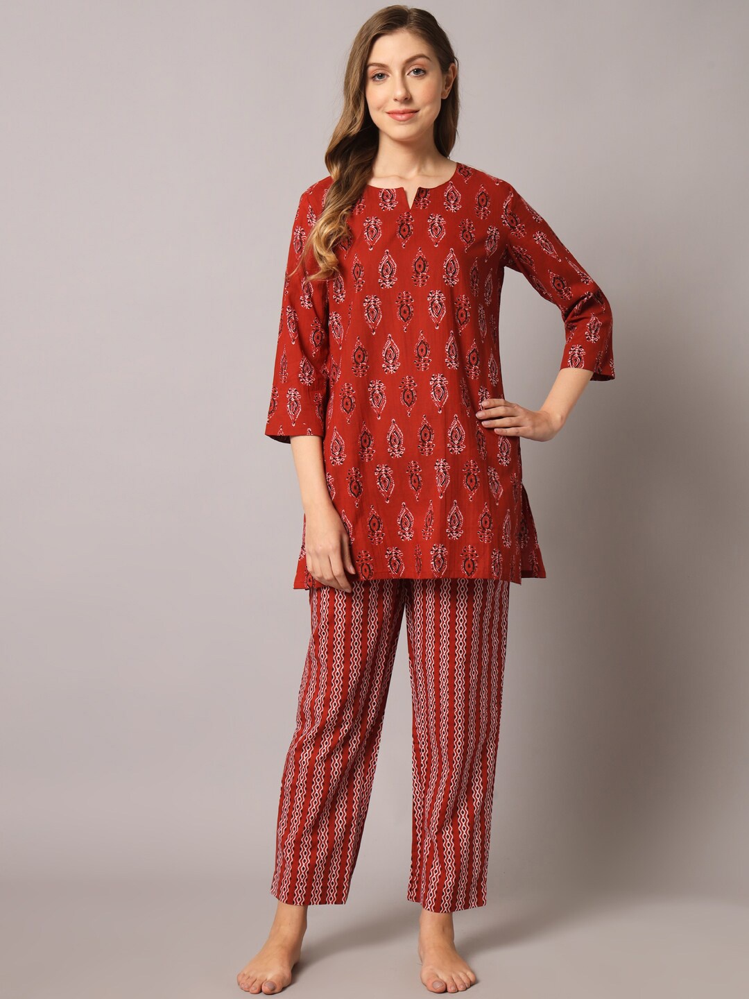 

ZRI Women 2 Pieces Ethnic Motifs Printed Pure Cotton Night Suit, Maroon