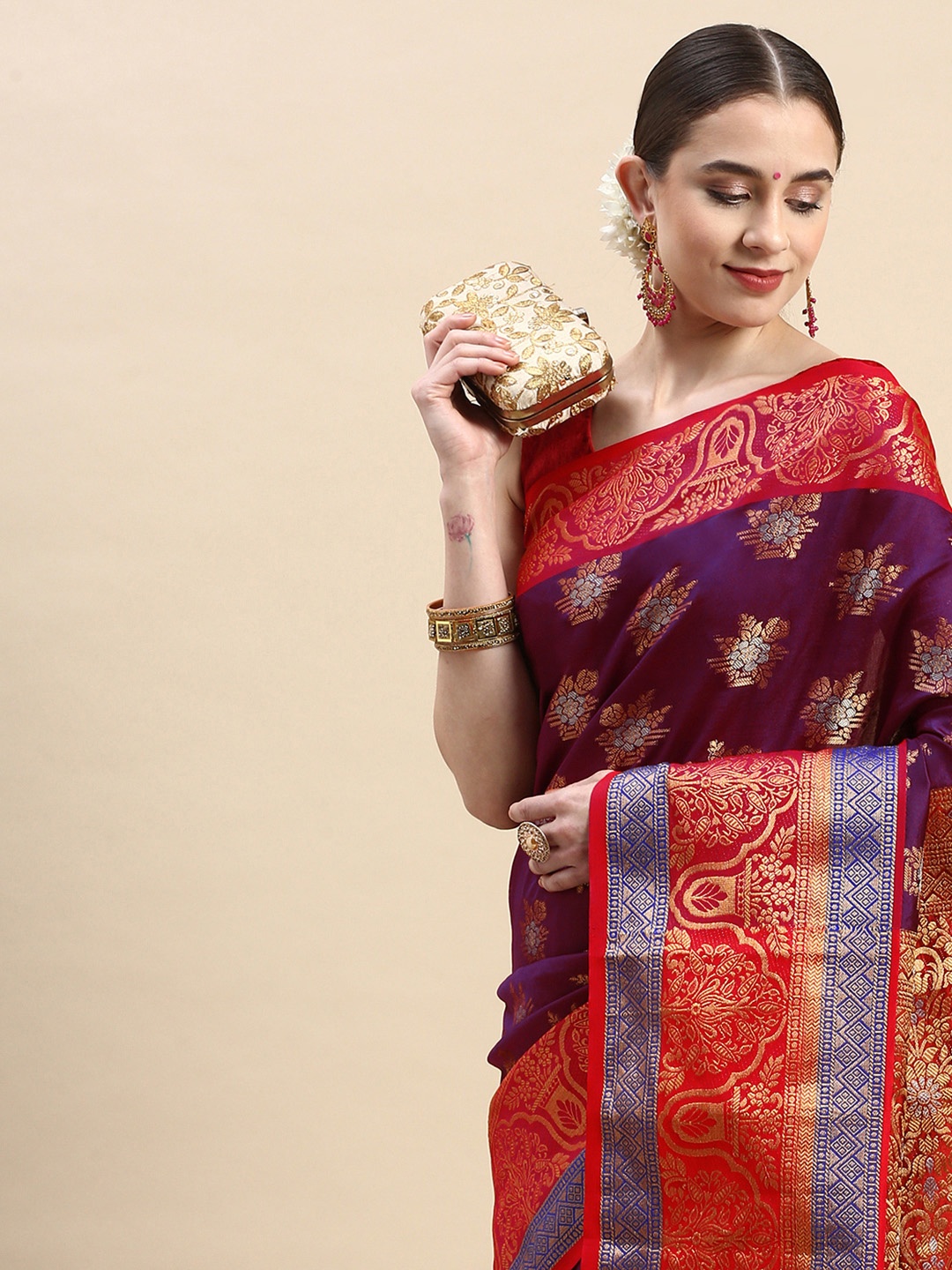 

Royal Rajgharana Saree Ethnic Motifs Zari Pure Silk Kanjeevaram Saree, Magenta