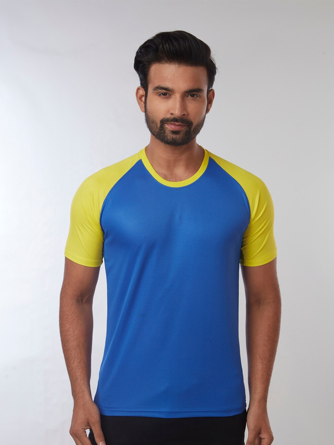 

Blacksmith Men Colourblocked Moisture Wicking T-shirt, Blue