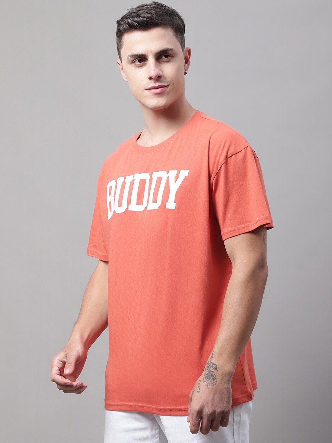 

DOOR74 Men Typography Printed Oversize T-shirt, Coral