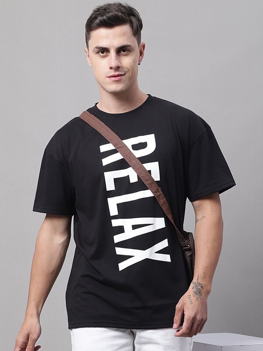 DOOR74 Men Typography Printed Oversize Cotton T-shirt, Black