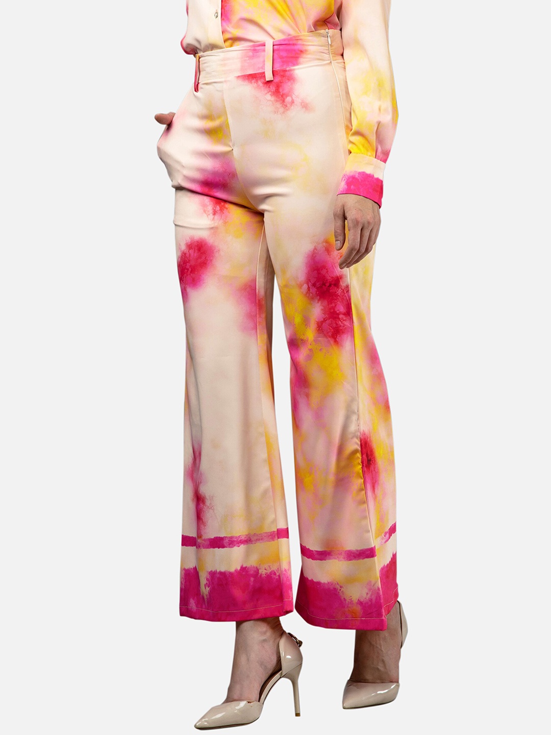 

NEOFAA Women Pink Printed Bootcut Trousers