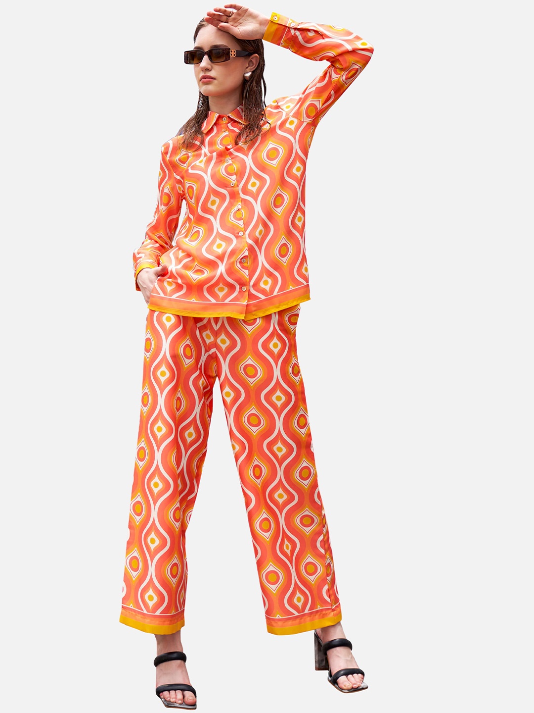 

NEOFAA Women Ethnic Motifs Printed Straight Fit Parallel Trousers, Orange