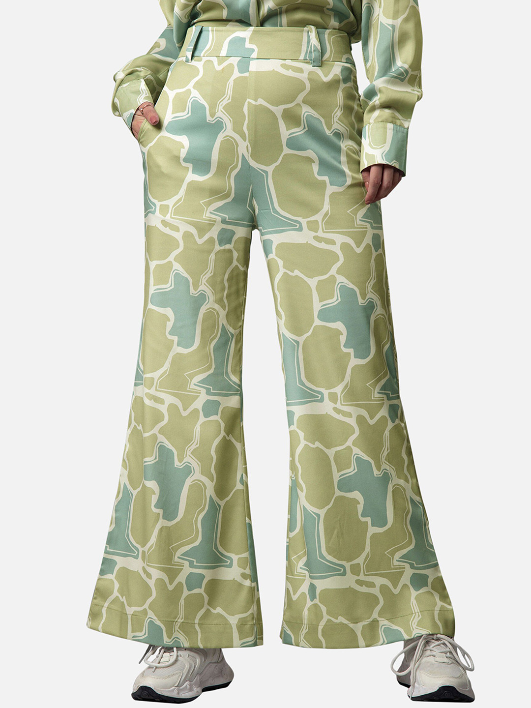 

NEOFAA Women Printed Flared Trousers, Green